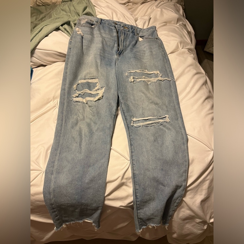 American Eagle Outfitters Light Blue Distressed High-Rise Jeans